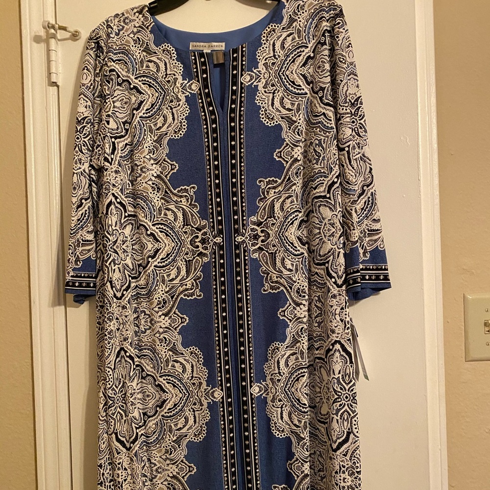 Beautiful dress (new with tag)